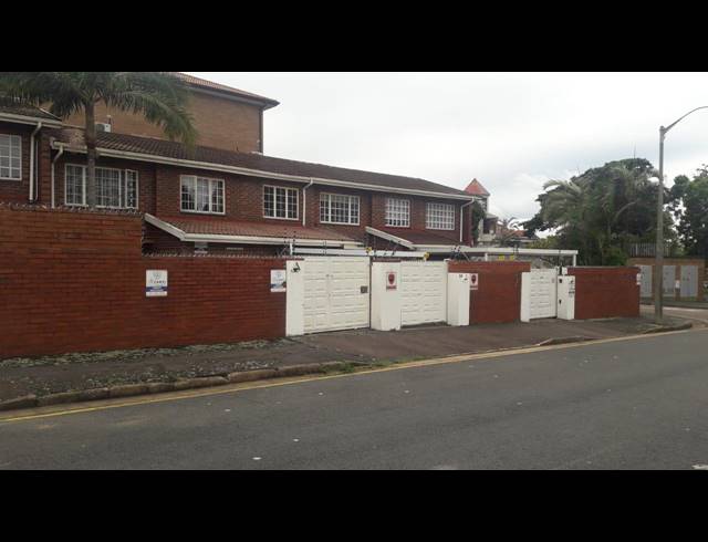 3 BEDROOM DUPLEX RENTED IN ESSENWOOD